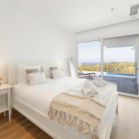 Villa Poolside & Seaview