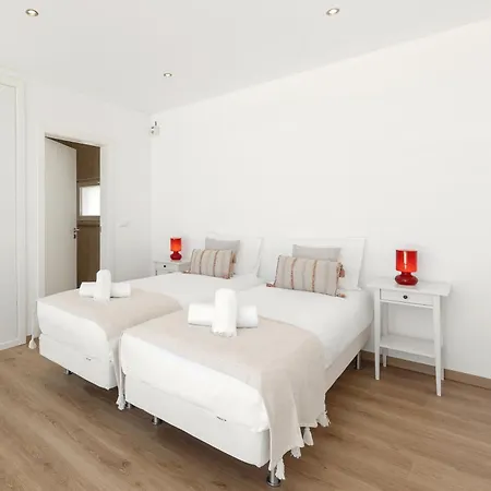 Poolside & Seaview Lourinha (Lisbon)