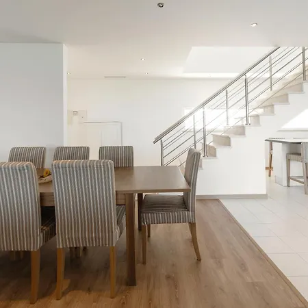 Poolside & Seaview Lourinha (Lisbon)