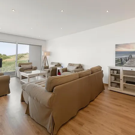 Poolside & Seaview * Lourinha (Lisbon)