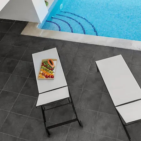 Poolside & Seaview * Lourinha (Lisbon)