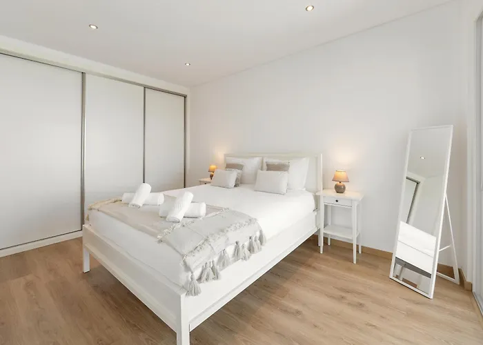 Poolside & Seaview *