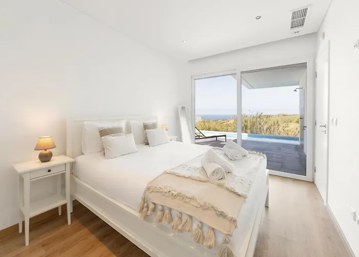 Villa Poolside & Seaview