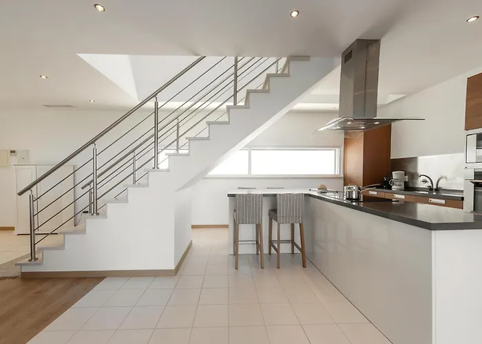 Poolside & Seaview Villa Lourinhã