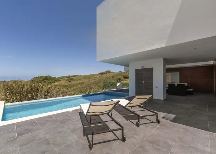 Poolside & Seaview Villa *